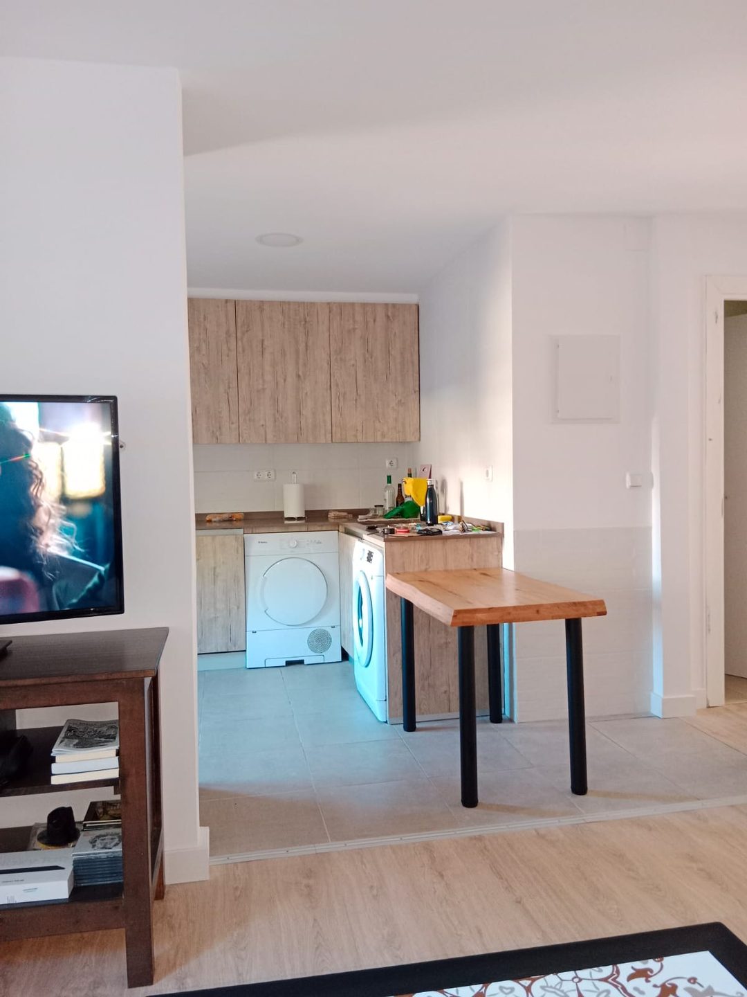 Cocina abierta al salón reformada